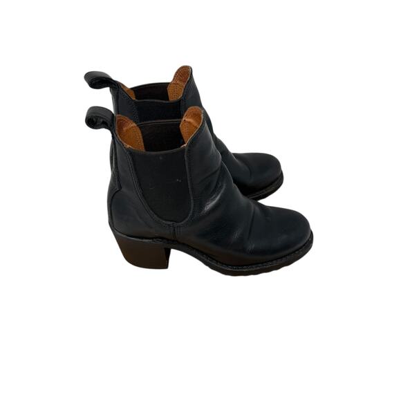Frye Sabrina Chelsea Boot Chunky Black Leather Block Heel Vibram Sole Womens 9? - Picture 1 of 8